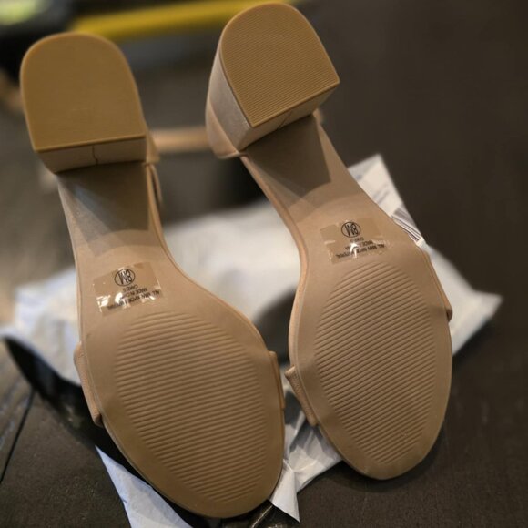 Strappy 8M sandal with chunky heel - Cityclassified cream color new never worn - Picture 5 of 5